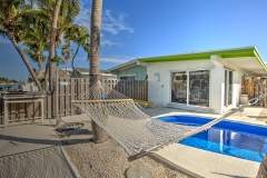 Private Yard with Pool - Hammock